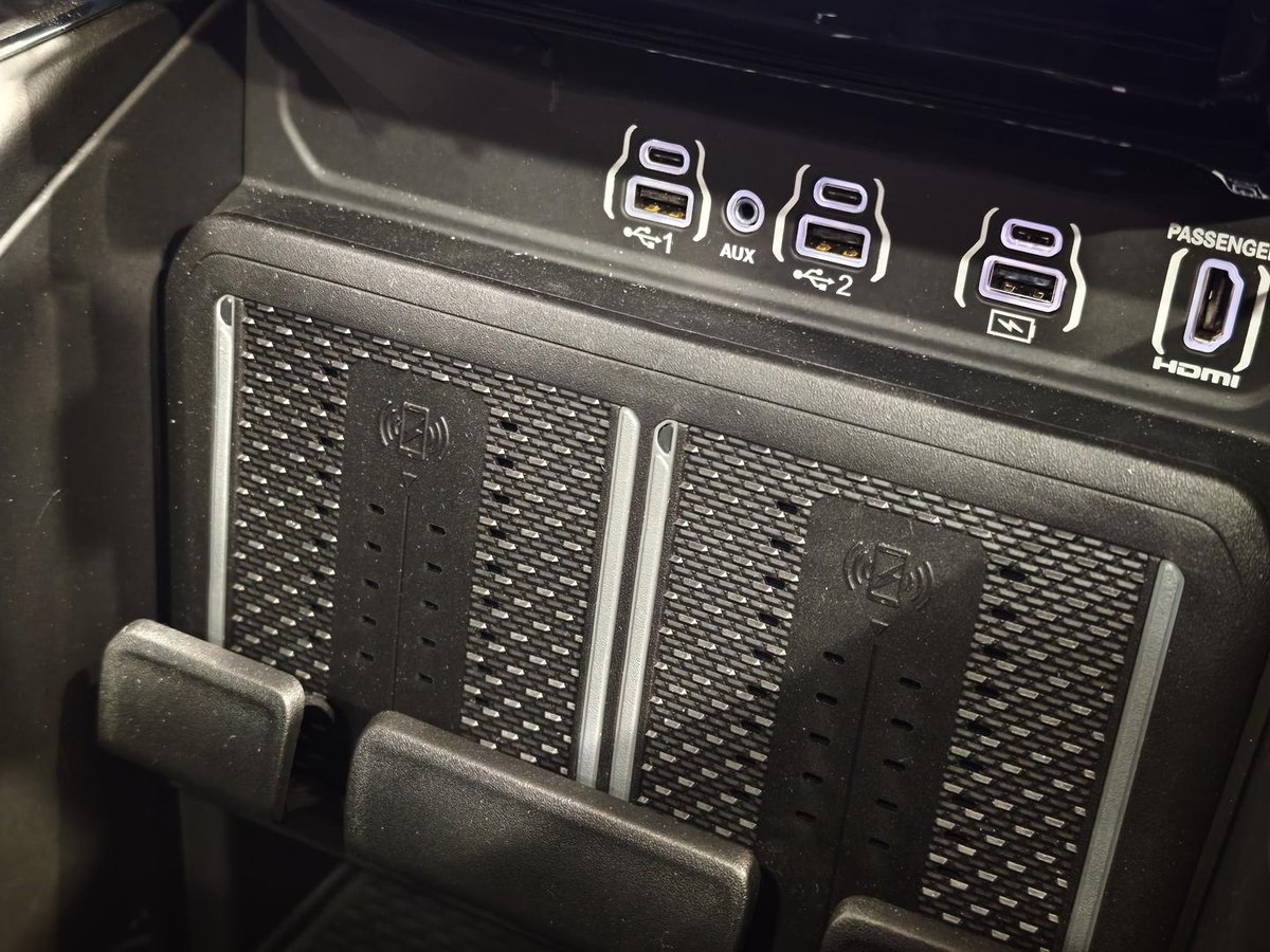 2025 RAM 1500 Laramie Sport Hurricane SO RamBox DT MY25 4X4 Dual Range image 19