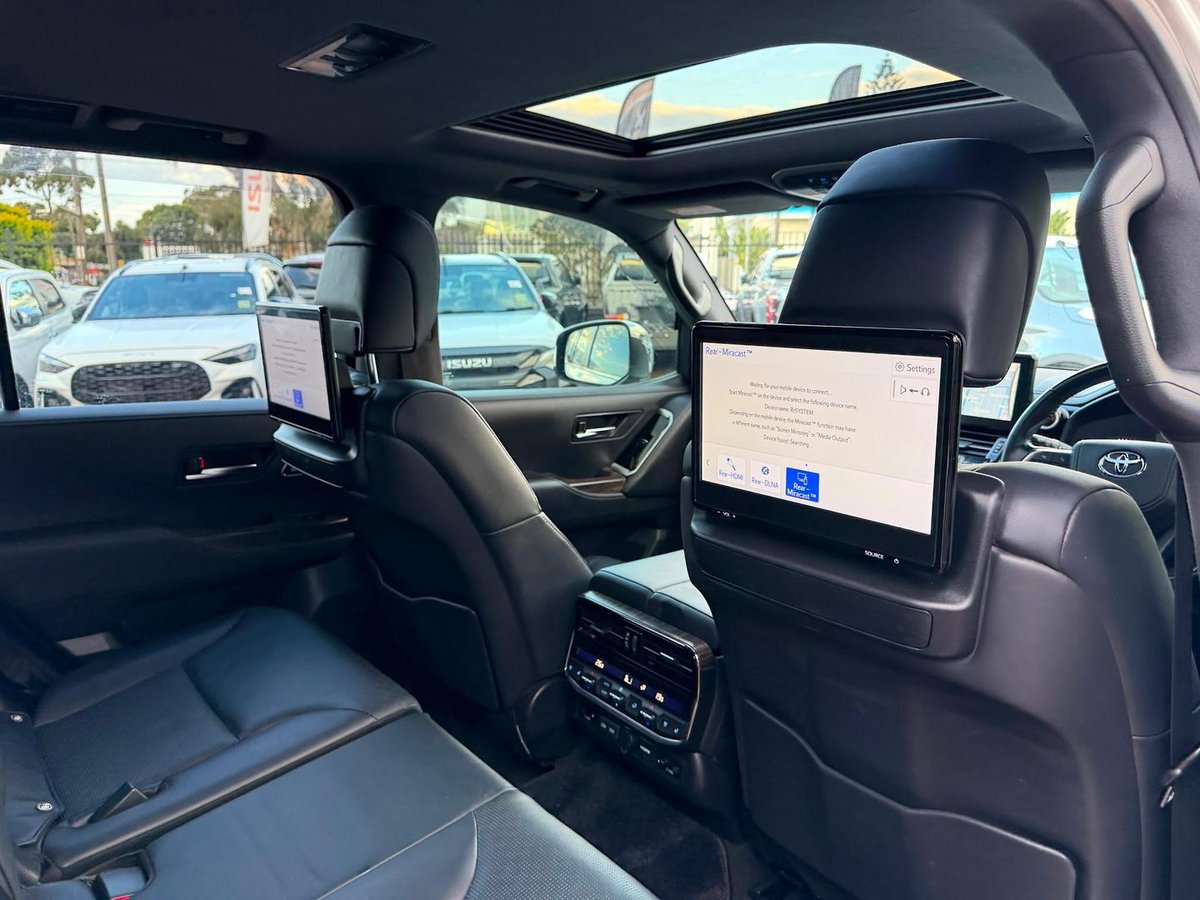 2022 Toyota Landcruiser Sahara FJA300R 4X4 Dual Range image 16
