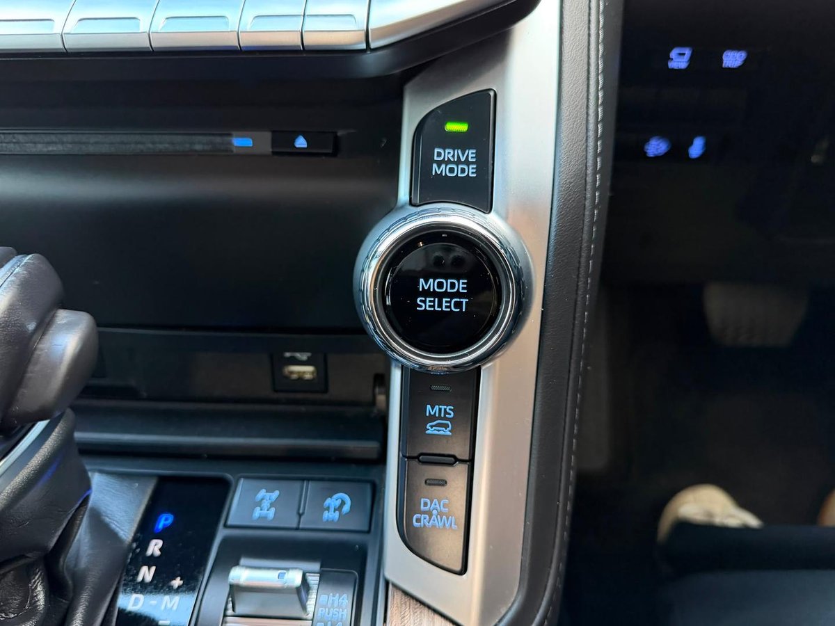2022 Toyota Landcruiser Sahara FJA300R 4X4 Dual Range image 26