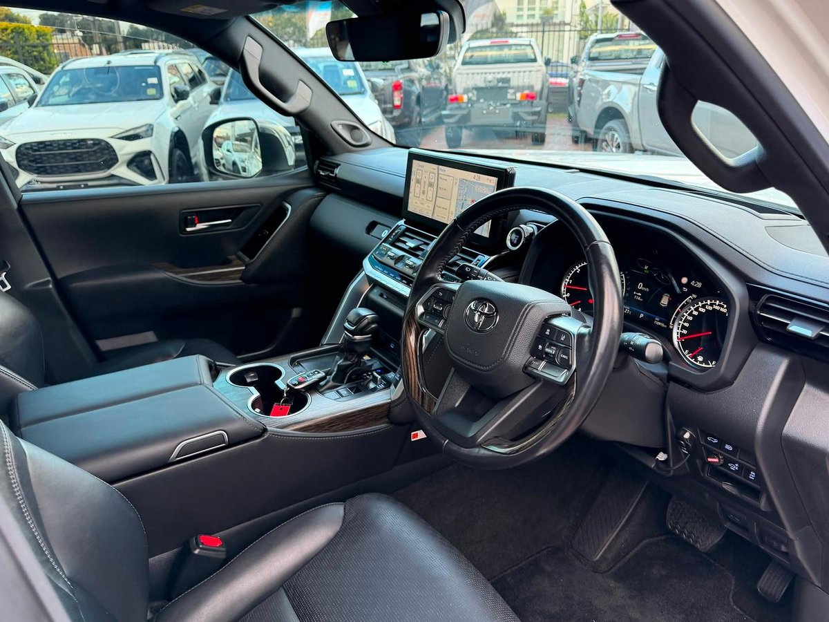 2022 Toyota Landcruiser Sahara FJA300R 4X4 Dual Range image 37