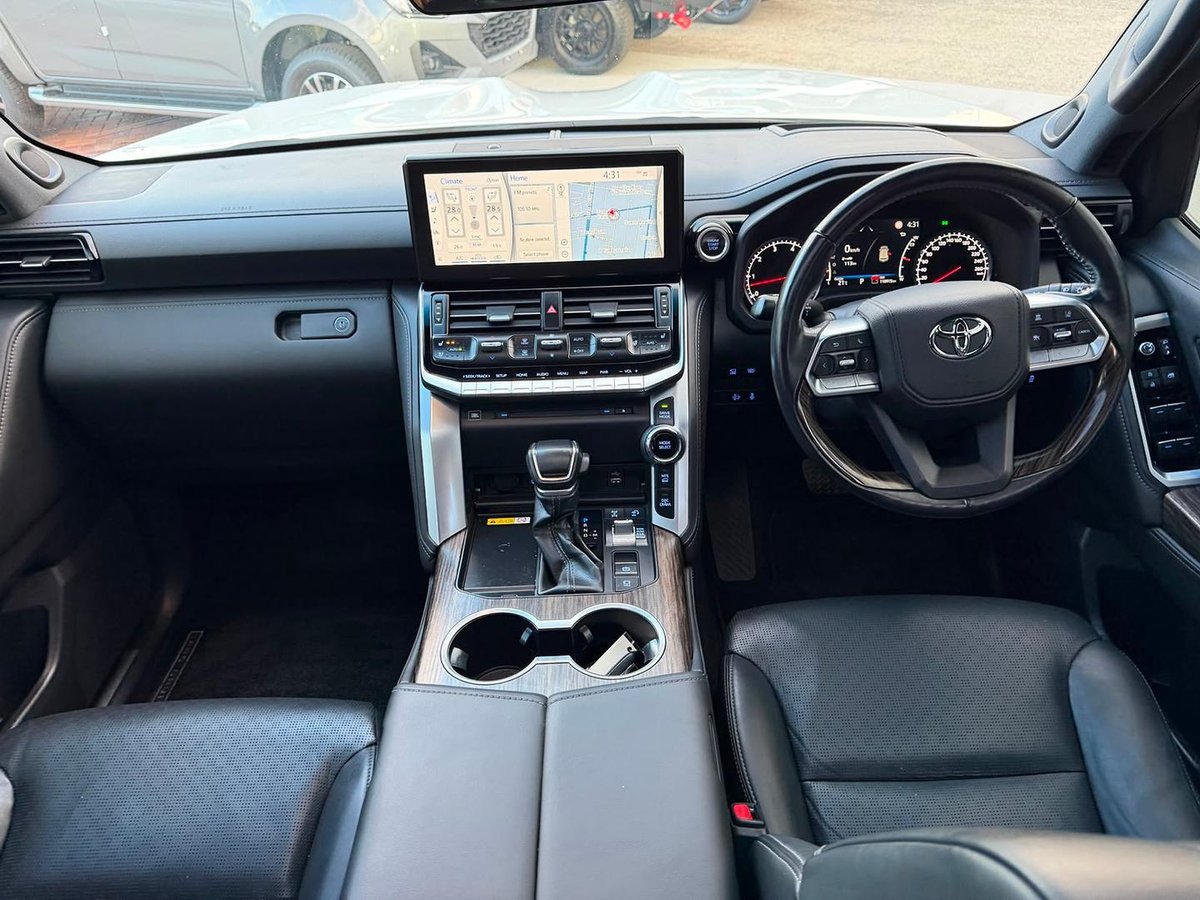 2022 Toyota Landcruiser Sahara FJA300R 4X4 Dual Range image 22
