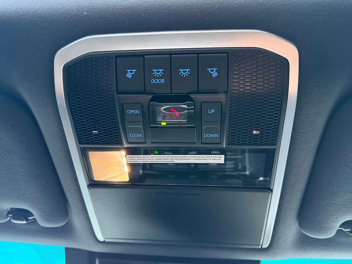 2022 Toyota Landcruiser Sahara FJA300R 4X4 Dual Range image 40