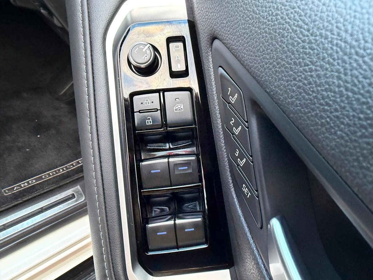 2022 Toyota Landcruiser Sahara FJA300R 4X4 Dual Range image 45