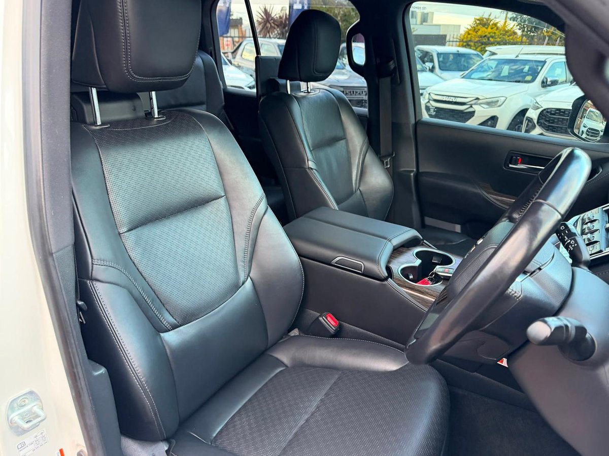 2022 Toyota Landcruiser Sahara FJA300R 4X4 Dual Range image 19