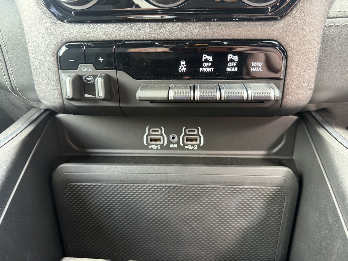 2026 Ram 1500 Express Black Edition Hurricane SO DT image 12