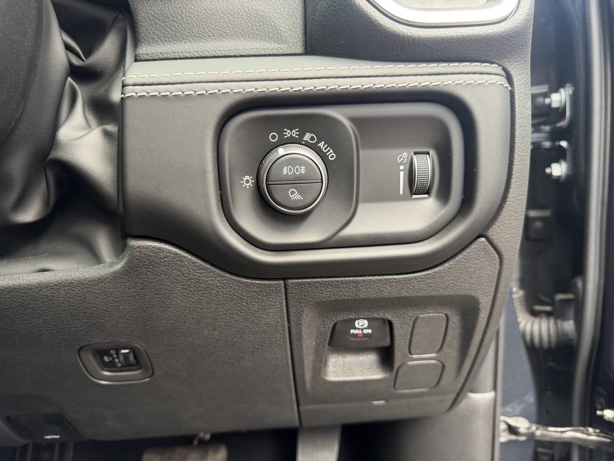 2026 Ram 1500 Express Black Edition Hurricane SO DT image 17