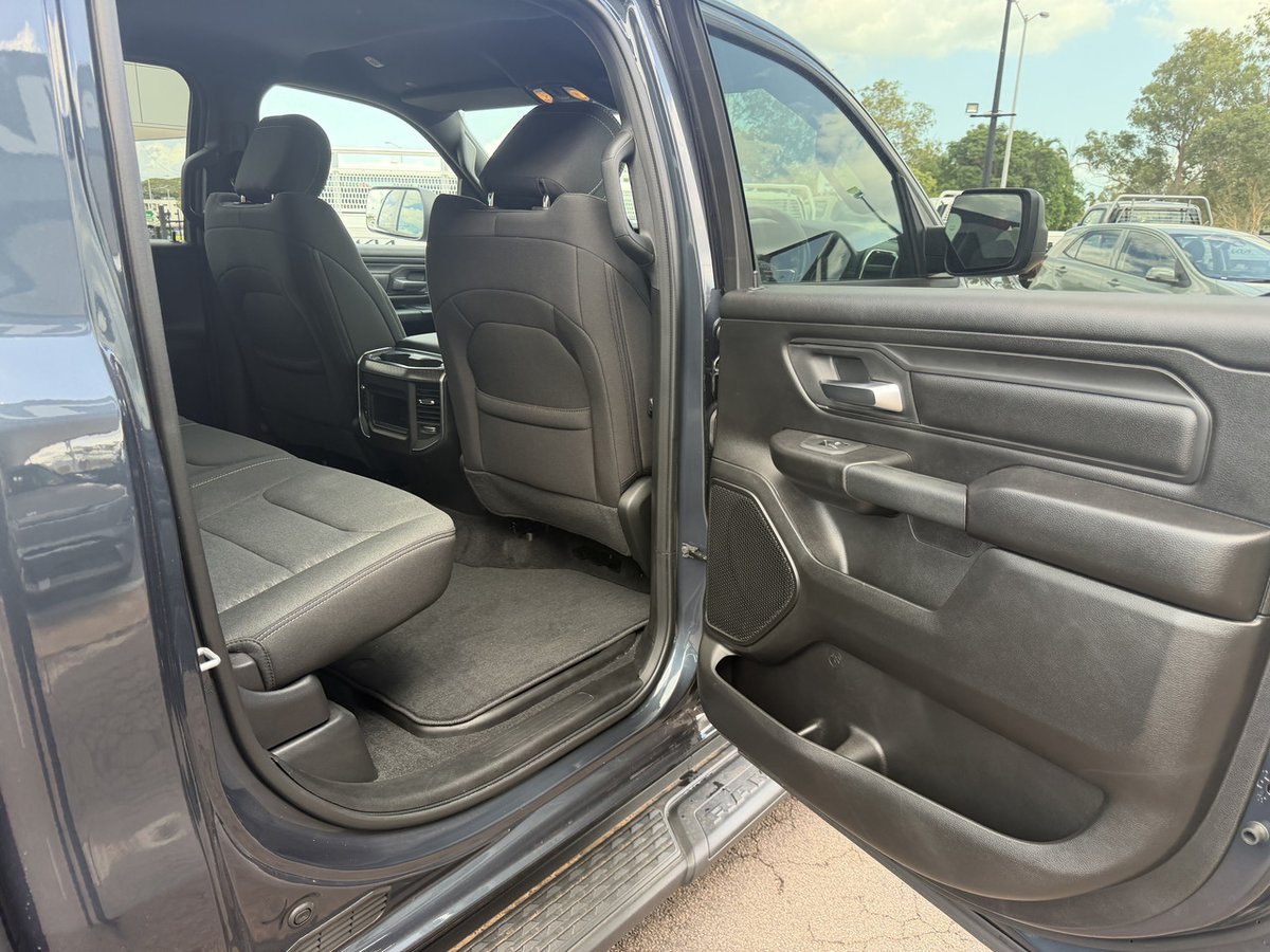 2026 Ram 1500 Express Black Edition Hurricane SO DT image 18