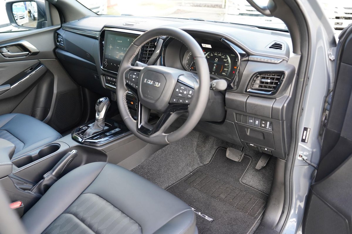 2025 Isuzu D-MAX BLADE MY25.5 4X4 Dual Range image 16