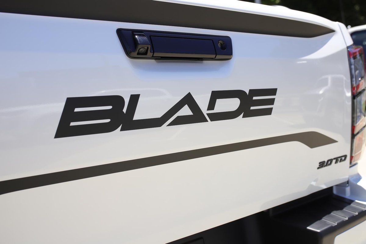 2025 Isuzu D-MAX BLADE MY25.5 4X4 Dual Range image 14