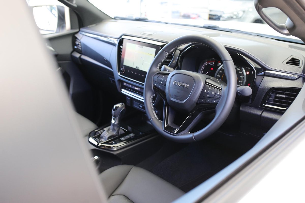 2025 Isuzu D-MAX BLADE MY25.5 4X4 Dual Range image 18