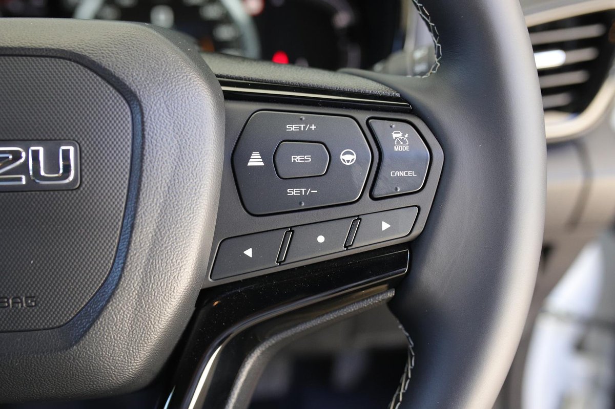 2025 Isuzu D-MAX BLADE MY25.5 4X4 Dual Range image 22