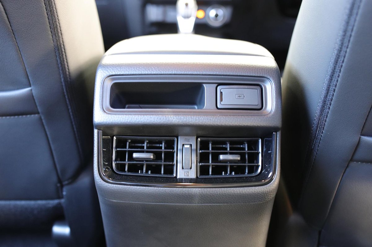 2025 Isuzu D-MAX BLADE MY25.5 4X4 Dual Range image 34