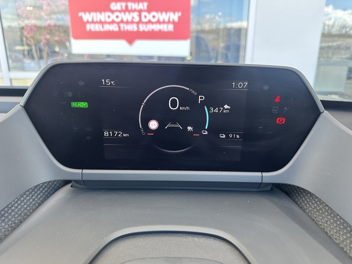 2024 Toyota BZ4X Standard 2WD 71.4 kWh Li-ion batt Automatic Wagon image 12