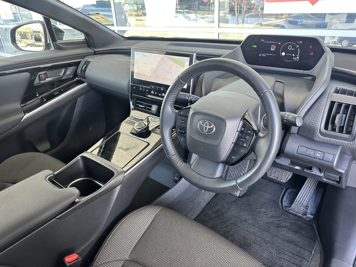 2024 Toyota BZ4X Standard 2WD 71.4 kWh Li-ion batt Automatic Wagon image 18