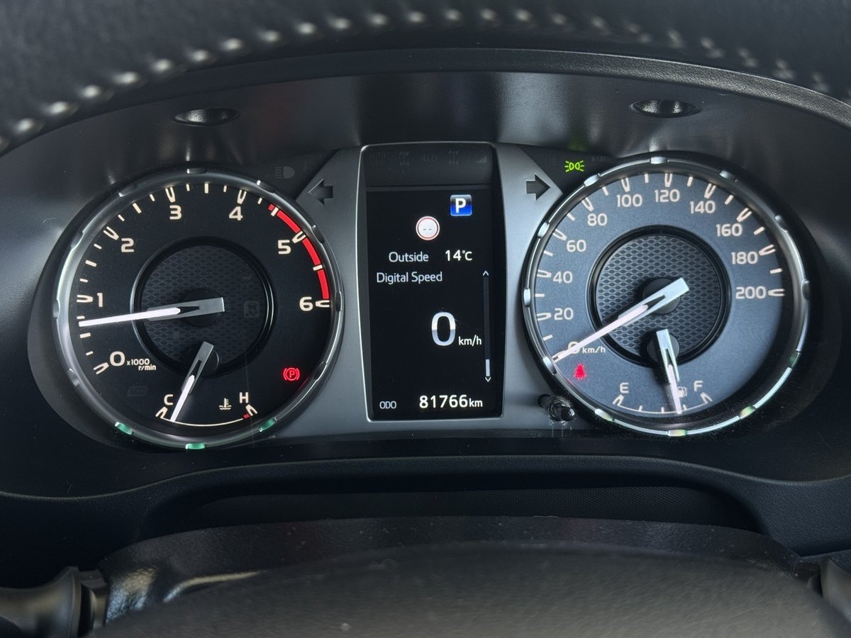 2017 Toyota Hilux 4x4 image 20