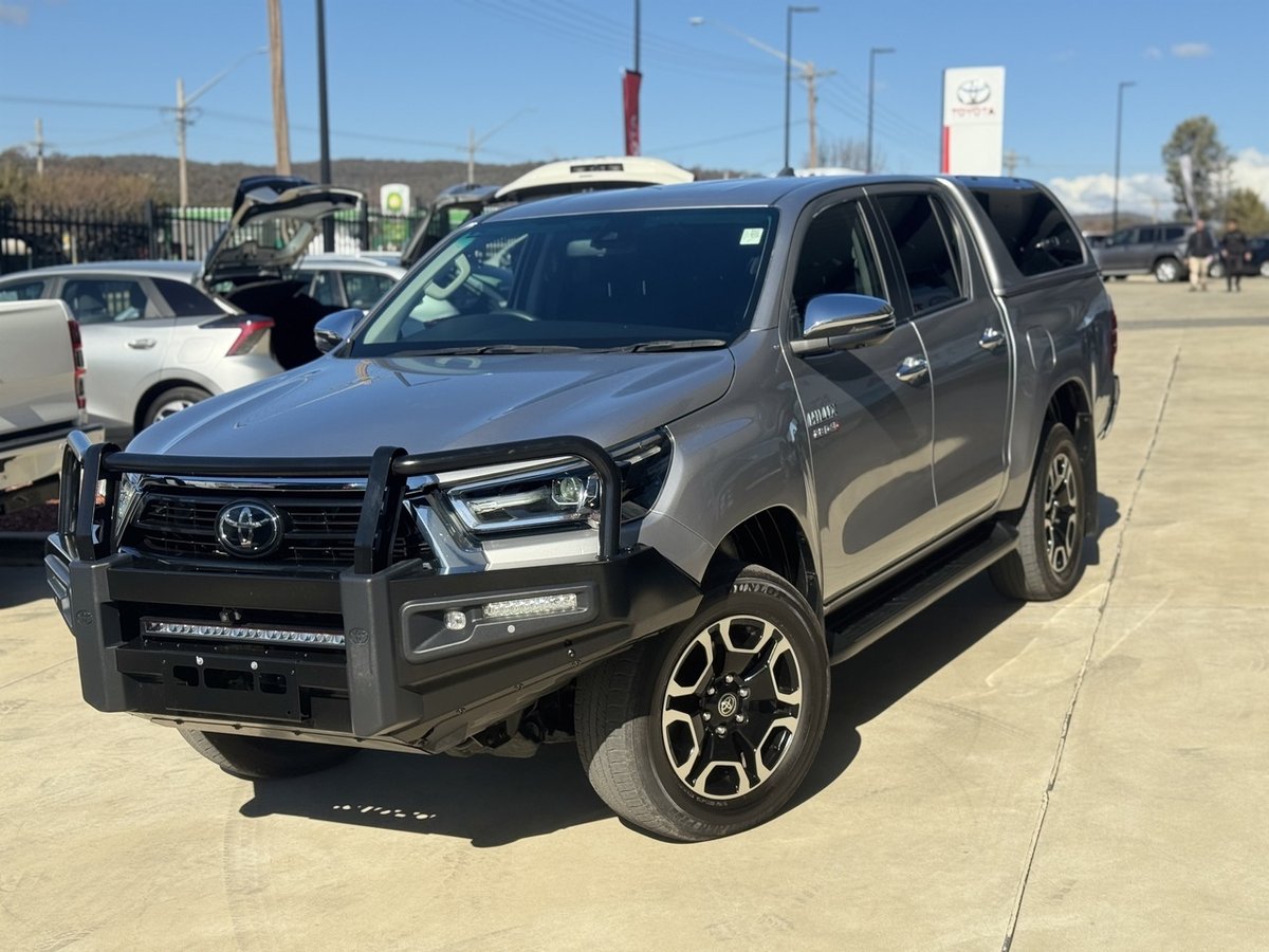 2017 Toyota Hilux 4x4 image 24