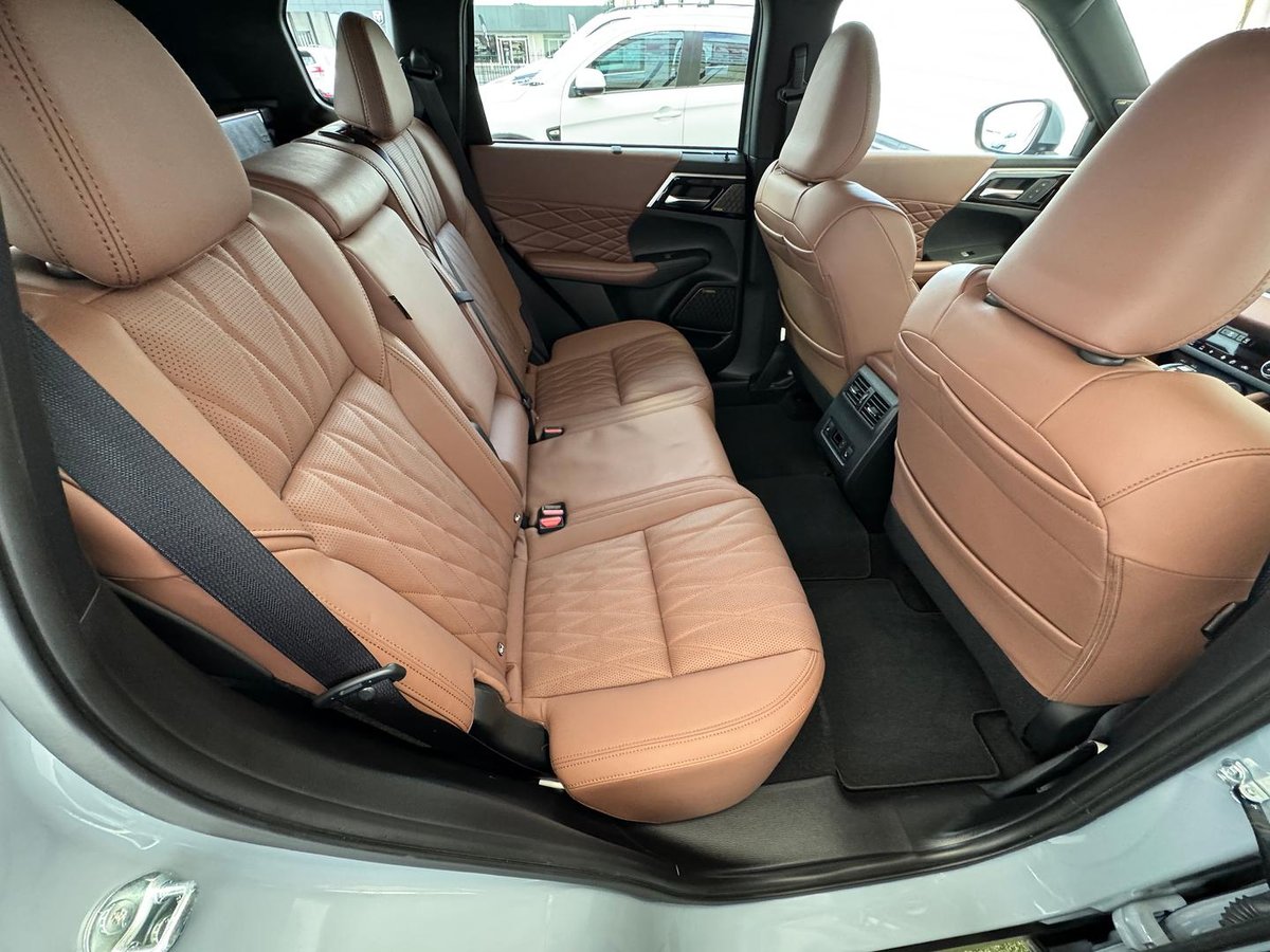 2025 Mitsubishi Outlander Exceed Tourer ZM MY25 AWD image 14