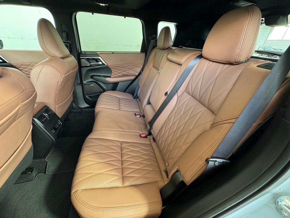 2025 Mitsubishi Outlander Exceed Tourer ZM MY25 AWD image 15