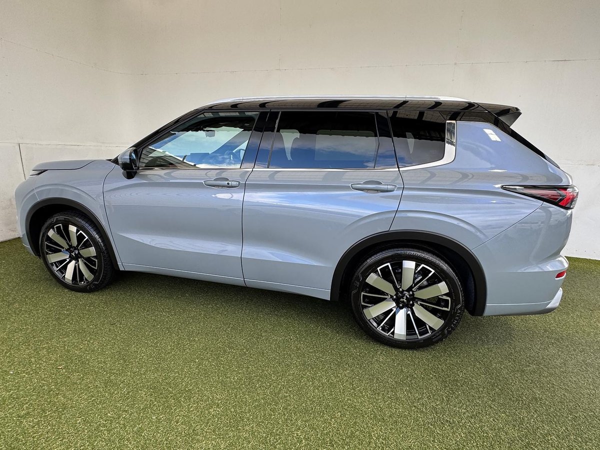 2025 Mitsubishi Outlander Exceed Tourer ZM MY25 AWD image 22