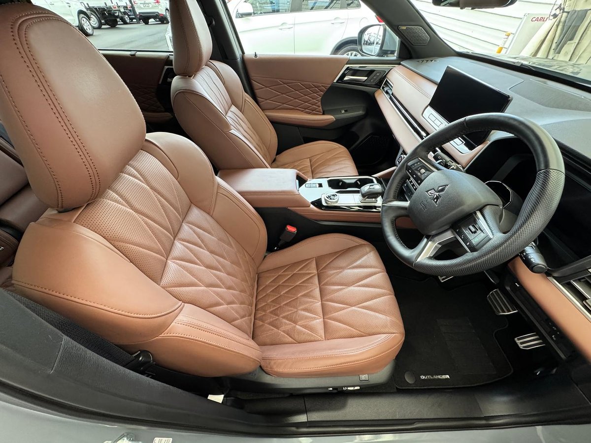 2025 Mitsubishi Outlander Exceed Tourer ZM MY25 AWD image 9