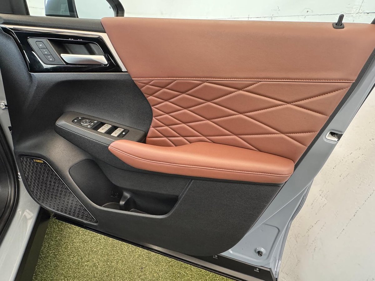 2025 Mitsubishi Outlander Exceed Tourer ZM MY25 AWD image 12