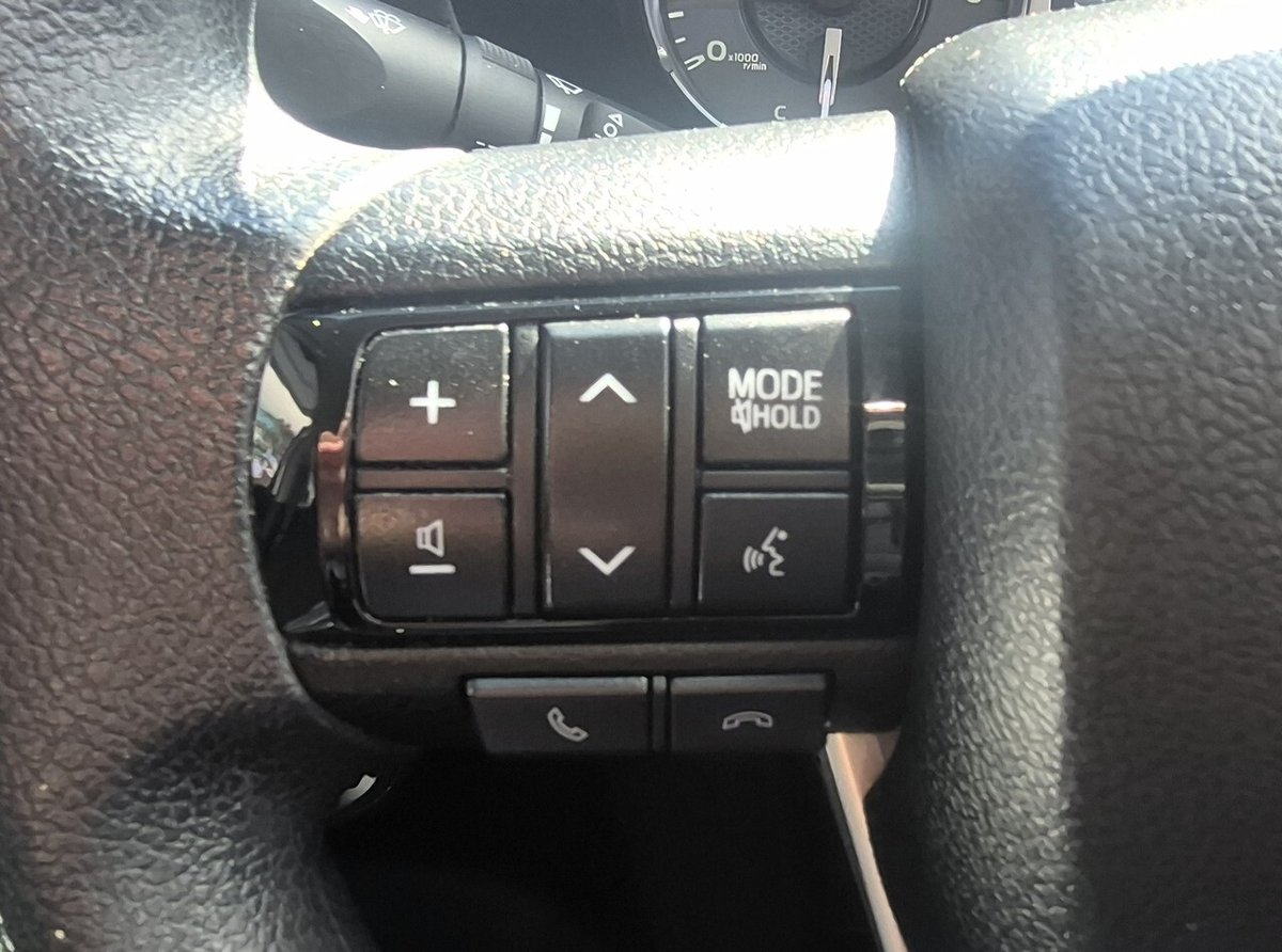 2021 Toyota Hilux 4x4 image 15