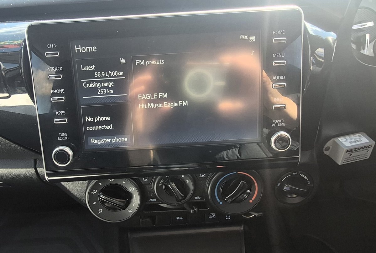 2021 Toyota Hilux 4x4 image 21