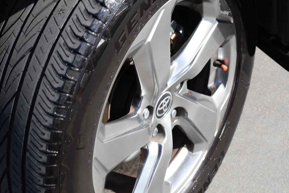 2019 Toyota RAV4 Cruiser MXAA52R image 33
