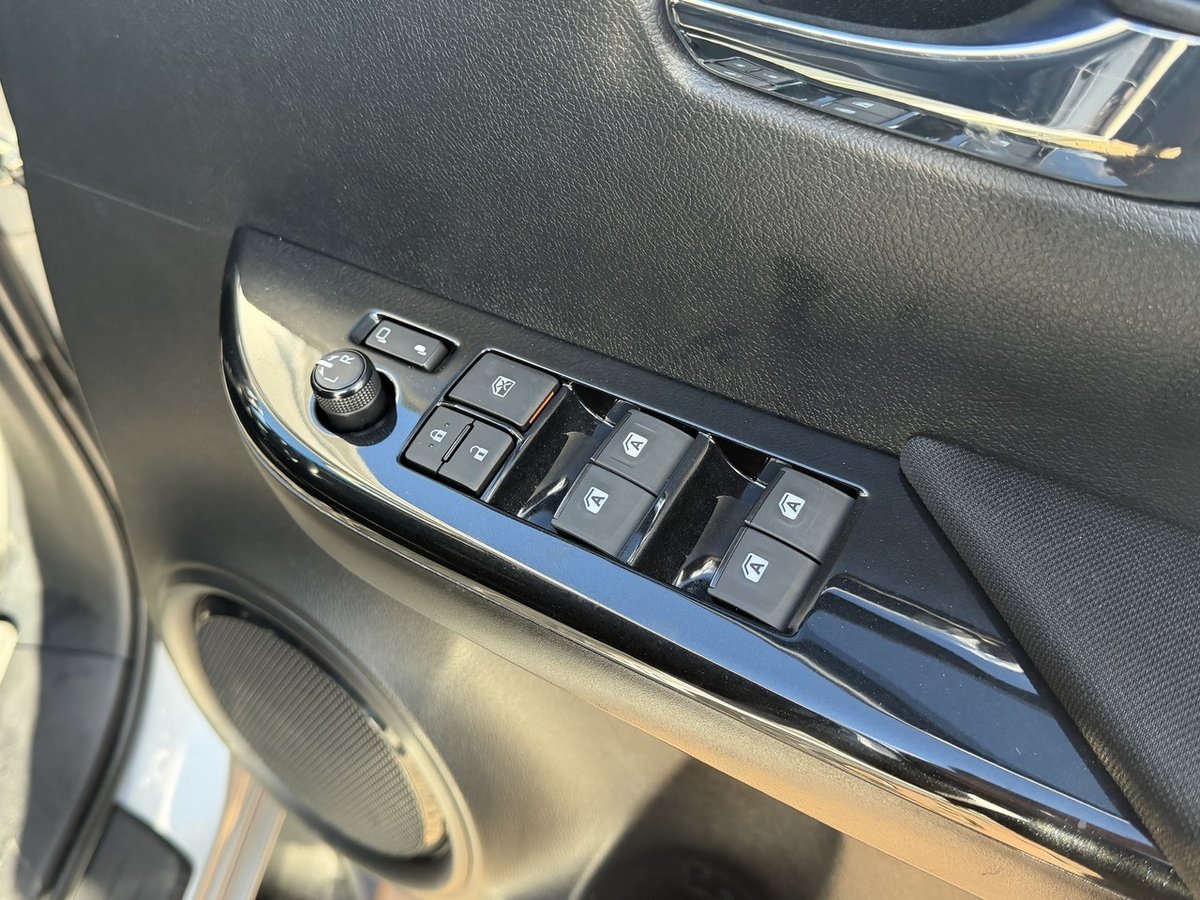 2022 Toyota Hilux SR5 GUN126R 4X4 Dual Range image 23