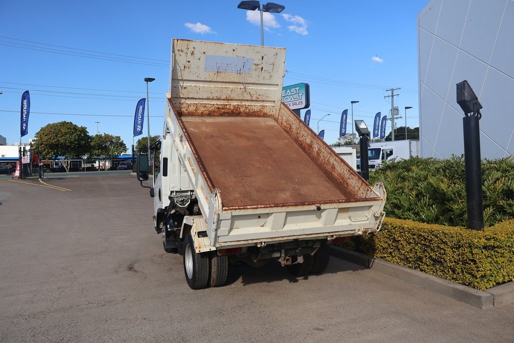 2017 ISUZU NLR 45-150 image 13
