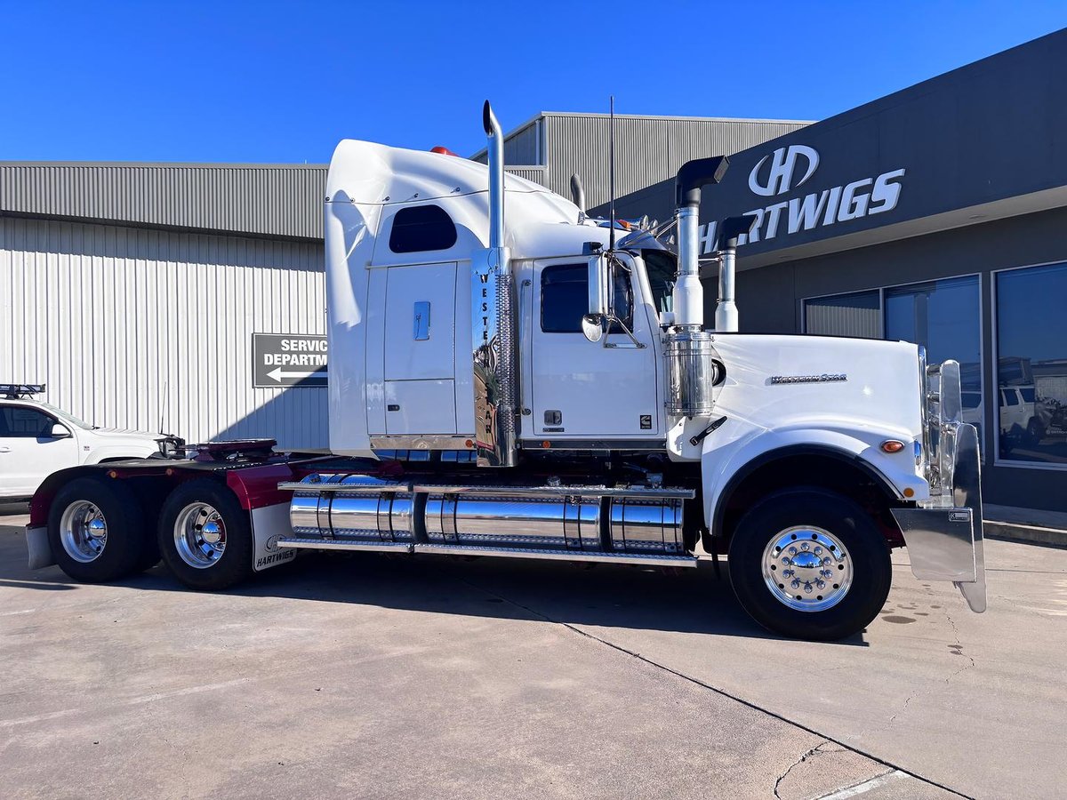 2018 Western Star 4900 Series image 15