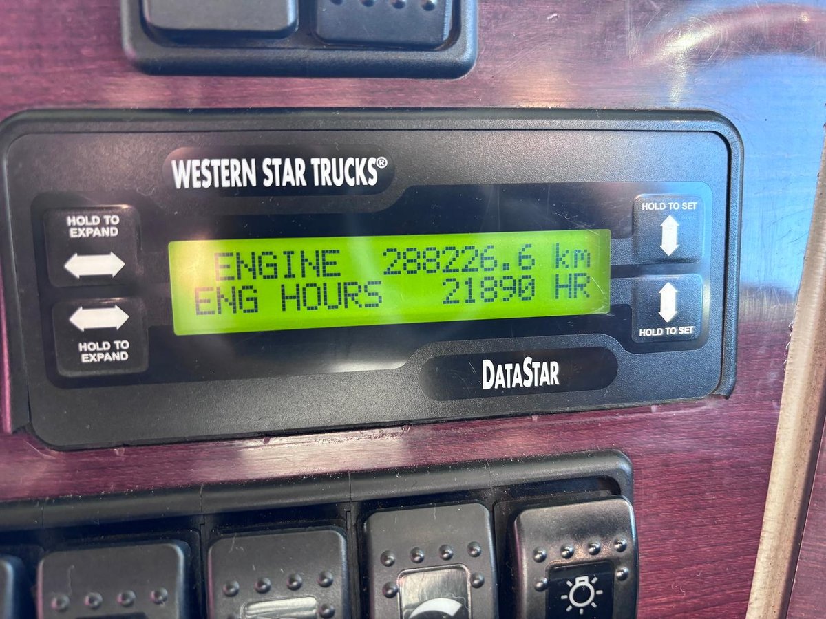 2018 Western Star 4900 Series image 25
