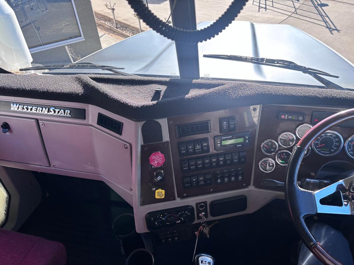 2018 Western Star 4900 Series image 23