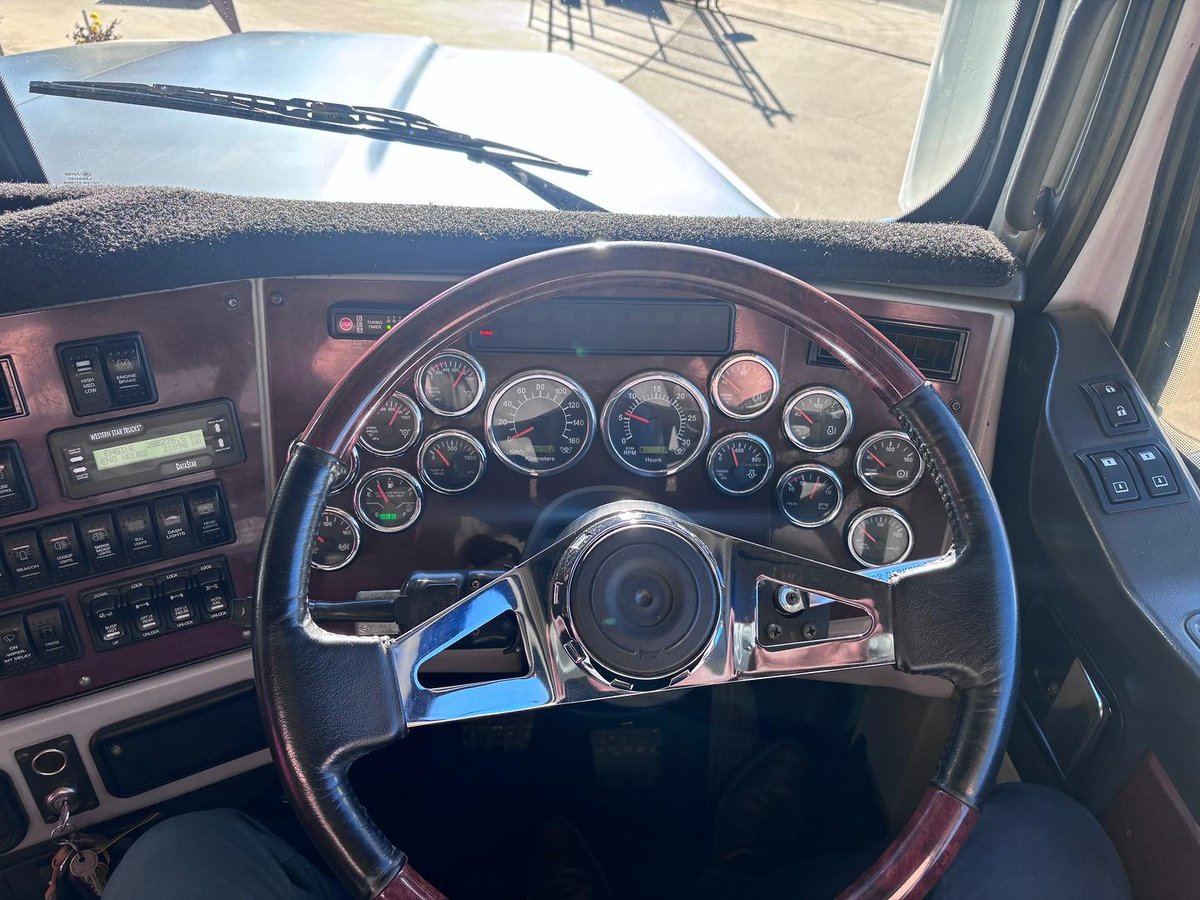 2018 Western Star 4900 Series image 22