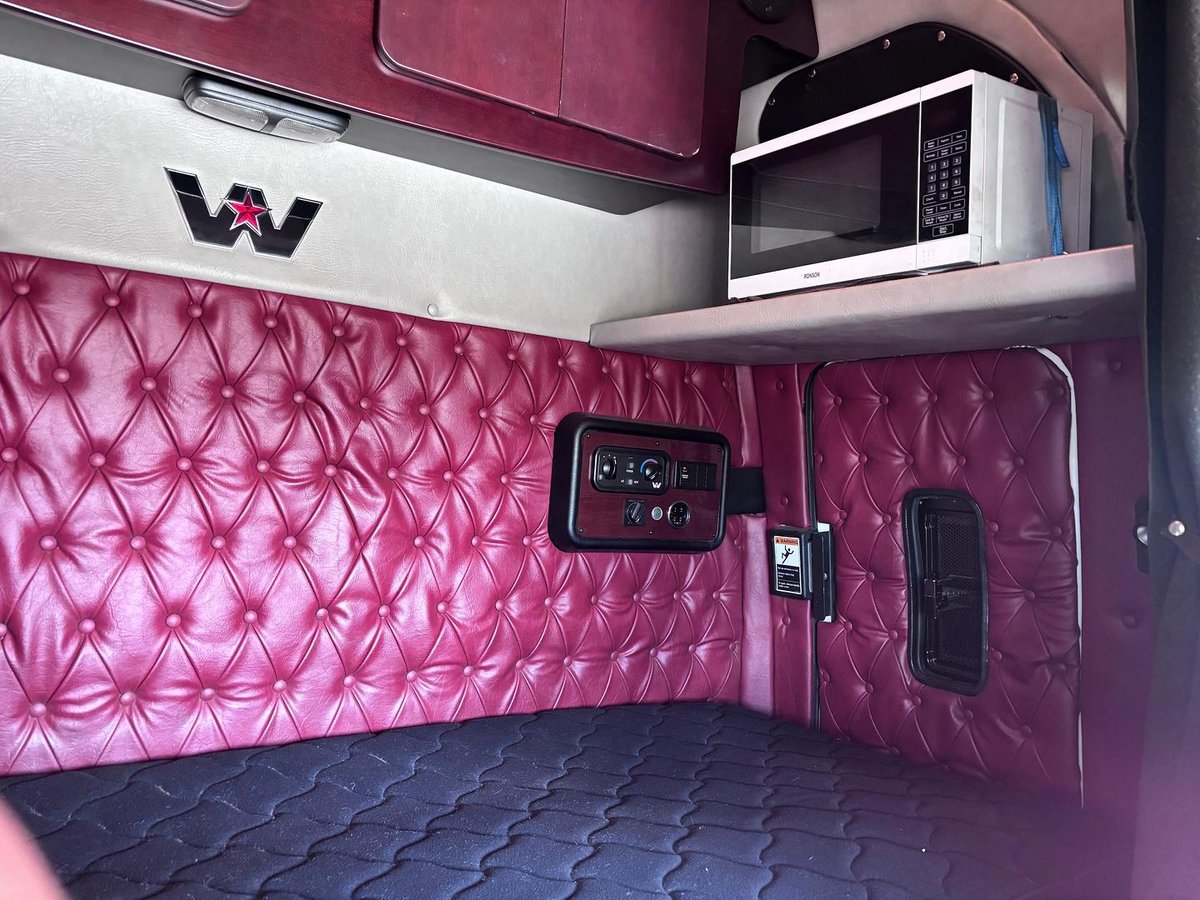 2018 Western Star 4900 Series image 28