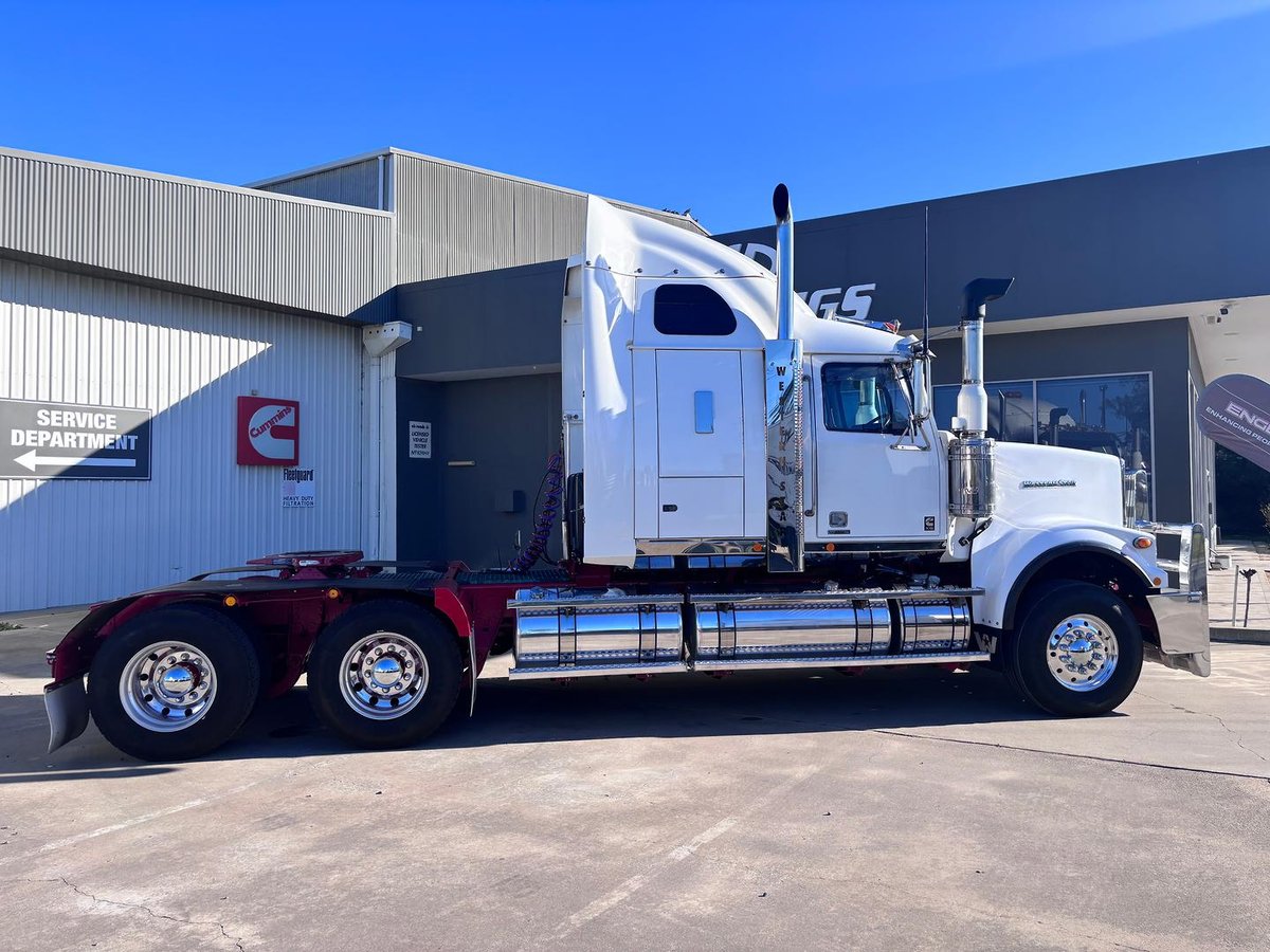 2018 Western Star 4900 Series image 12