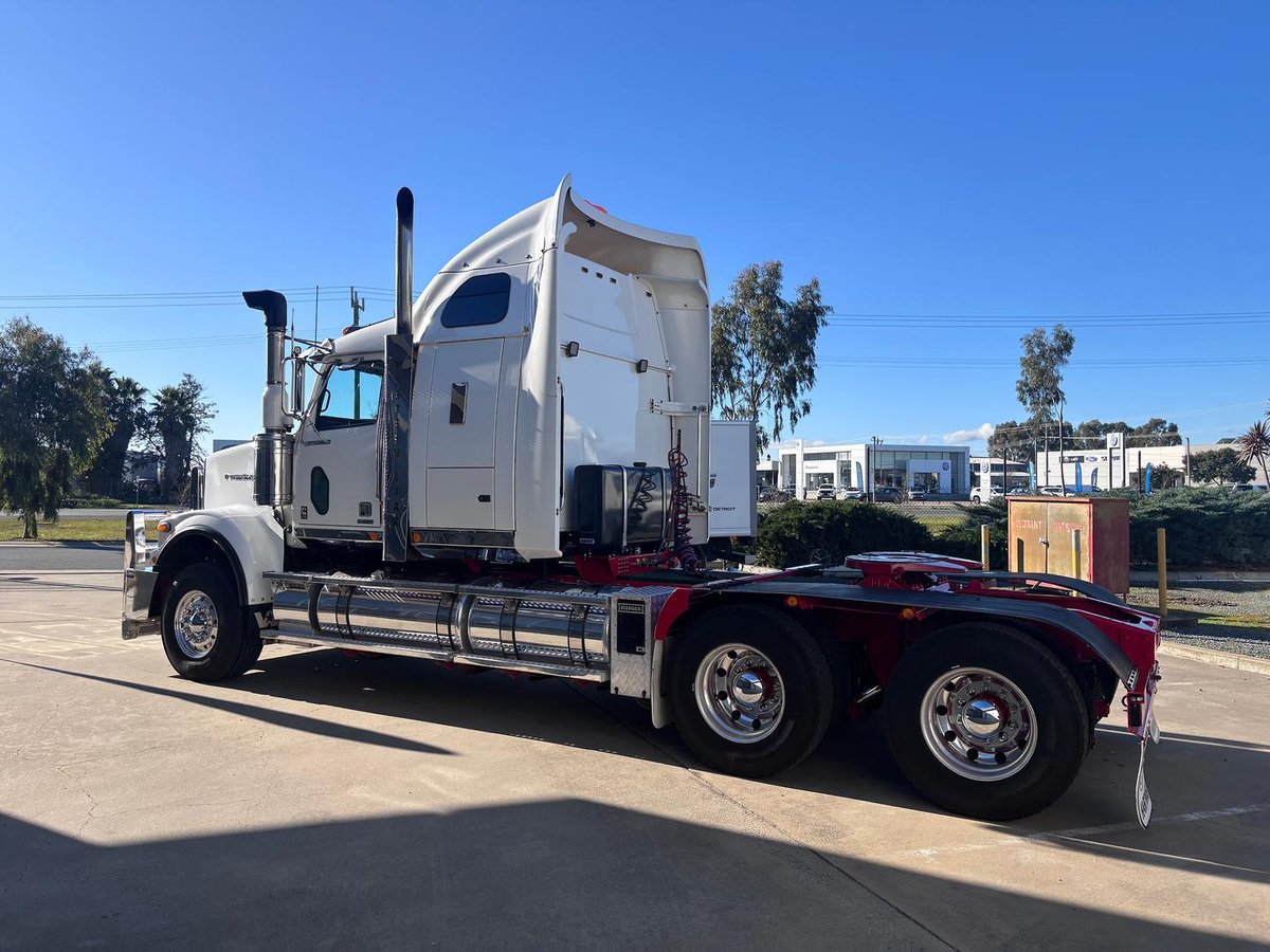 2018 Western Star 4900 Series image 7