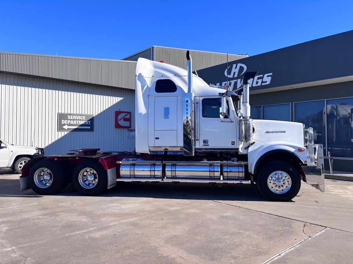 2018 Western Star 4900 Series image 13