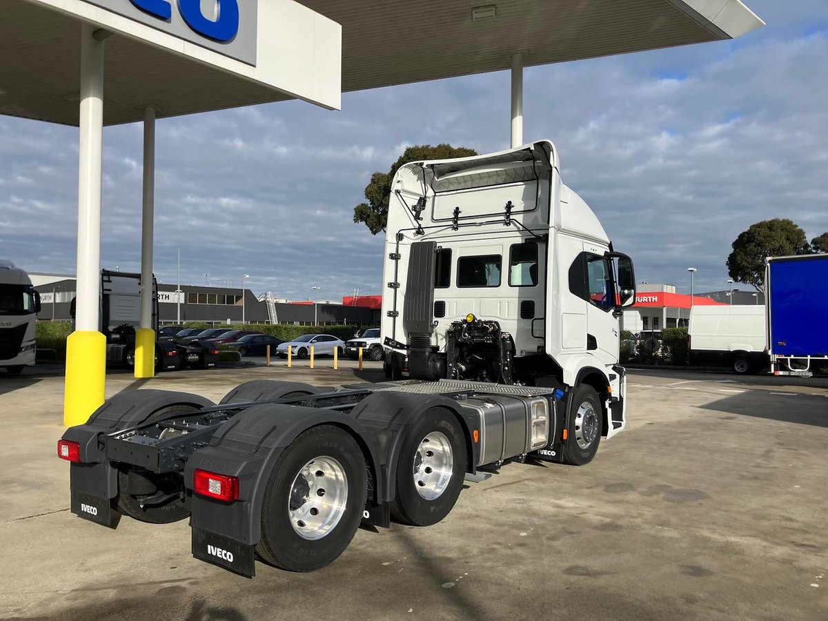 2024 Iveco S-Way AT600 image 7