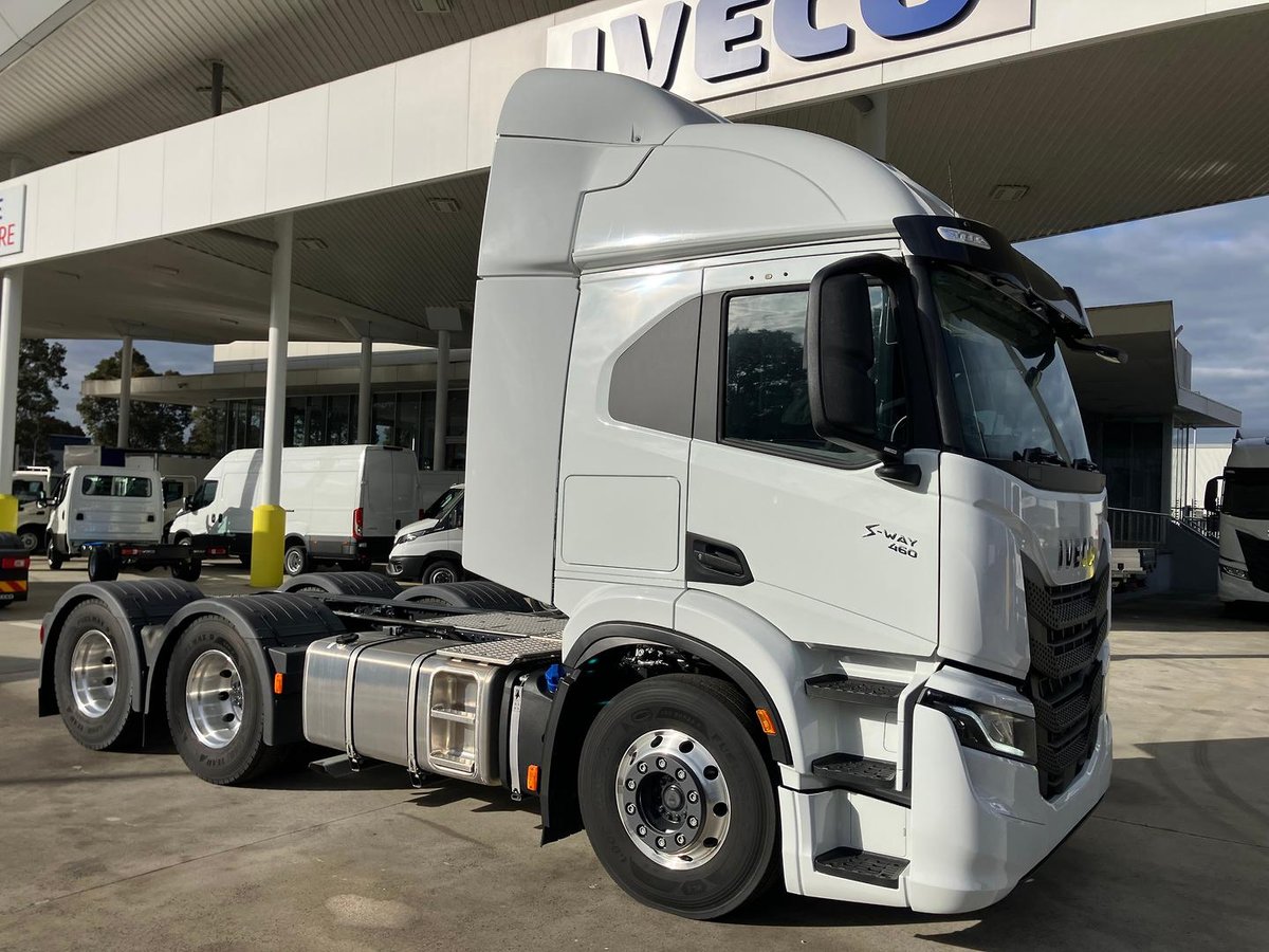 2024 Iveco S-Way AT600 image 5