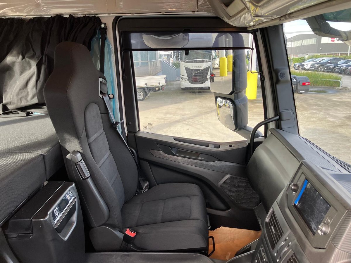 2024 Iveco S-Way AT600 image 15