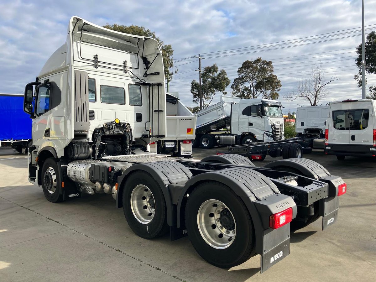 2024 Iveco S-Way AT600 image 14