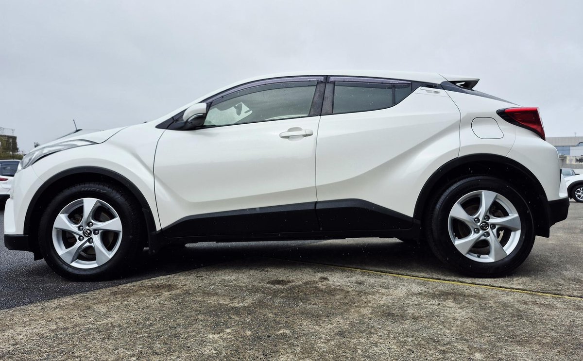 2018 Toyota C-HR NGX50R AWD image 25