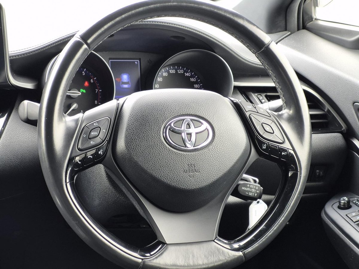 2018 Toyota C-HR NGX50R AWD image 10