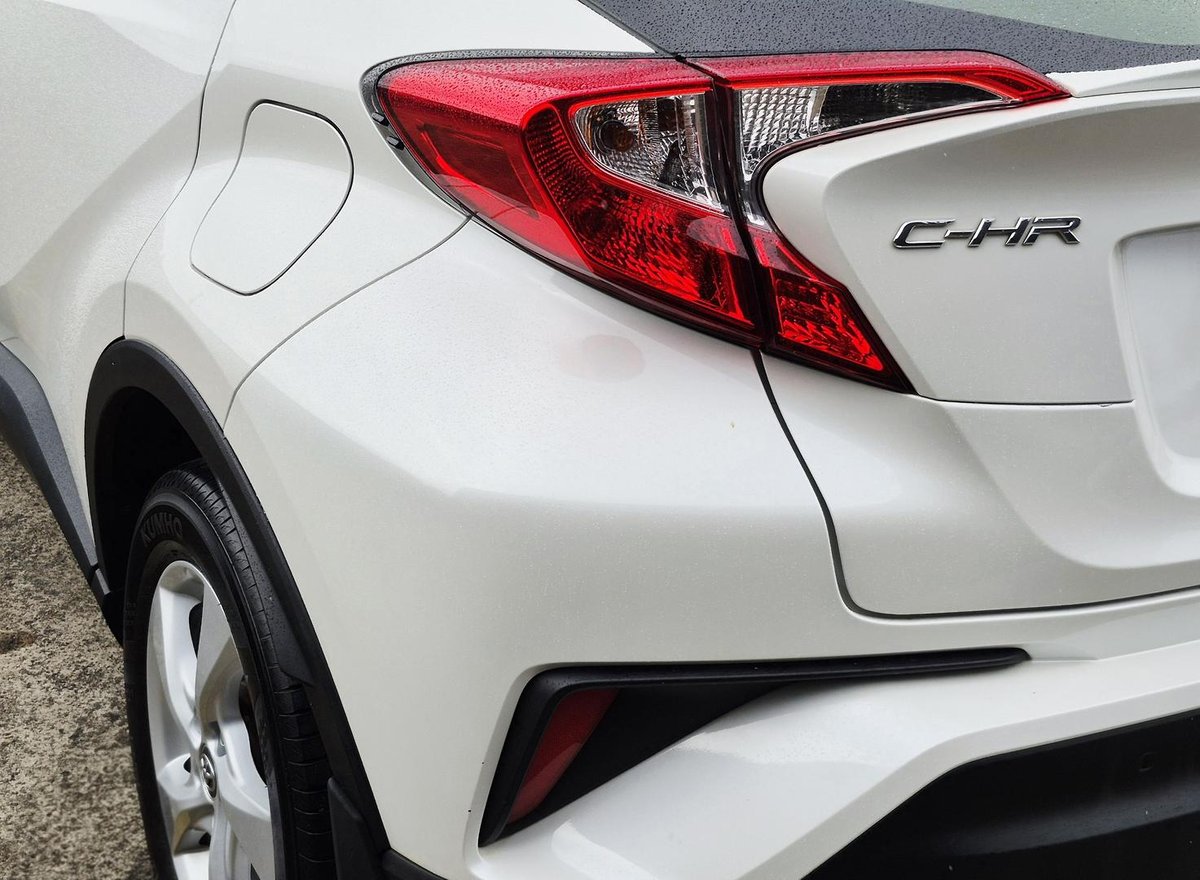 2018 Toyota C-HR NGX50R AWD image 24