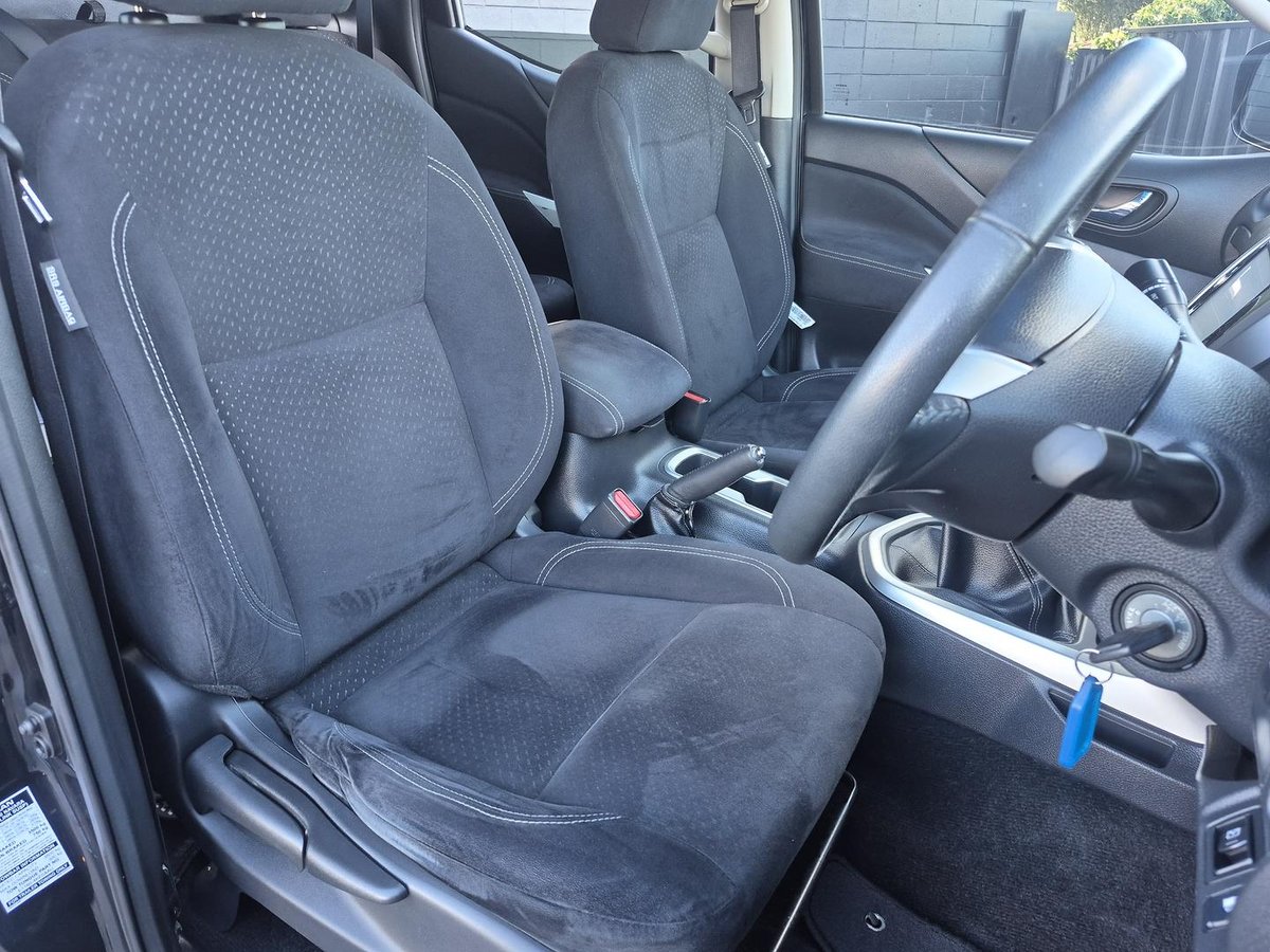 2016 Nissan Navara ST D23 4X4 Dual Range image 7