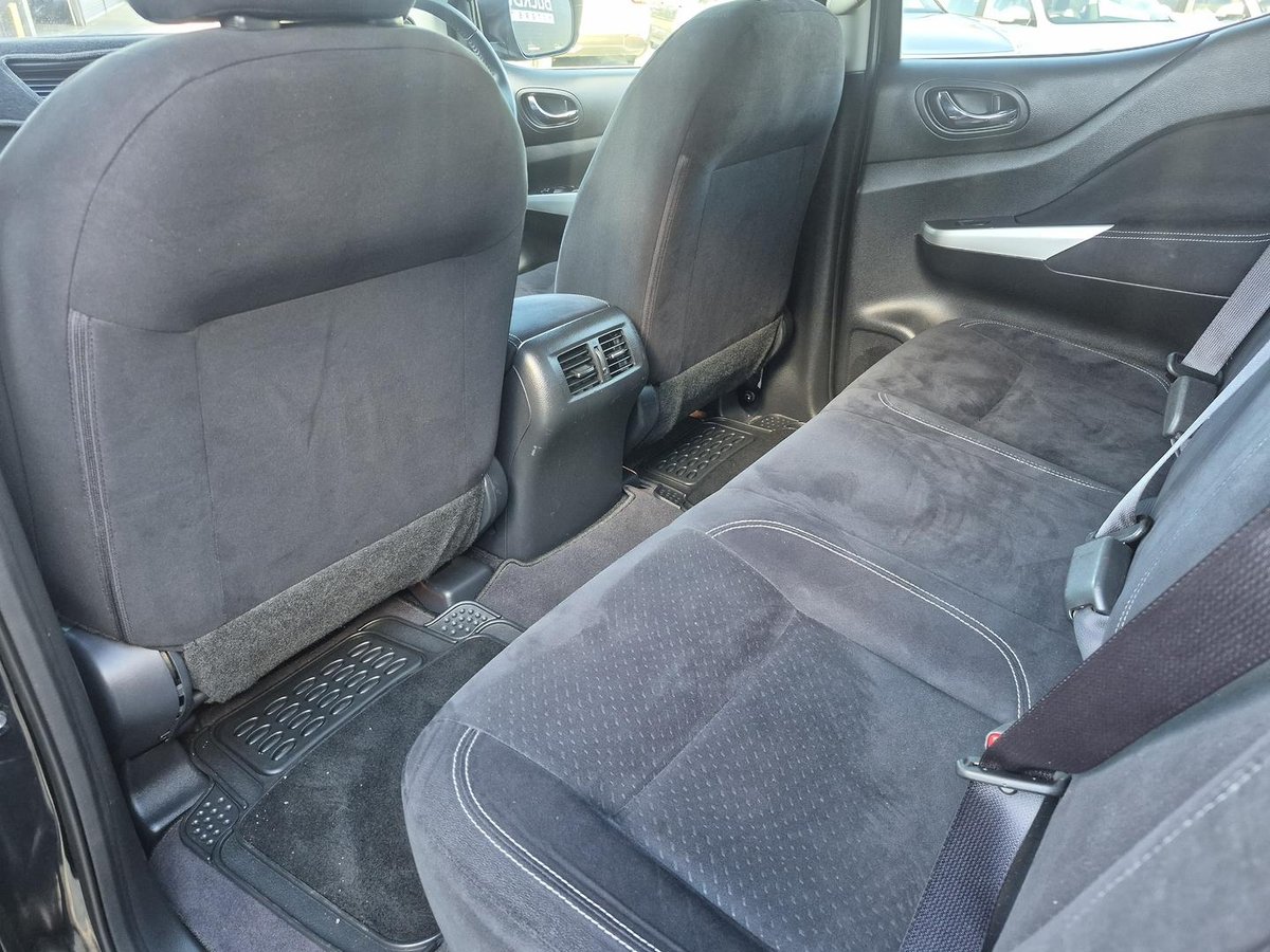 2016 Nissan Navara ST D23 4X4 Dual Range image 8