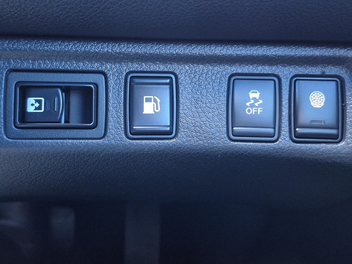 2016 Nissan Navara ST D23 4X4 Dual Range image 17