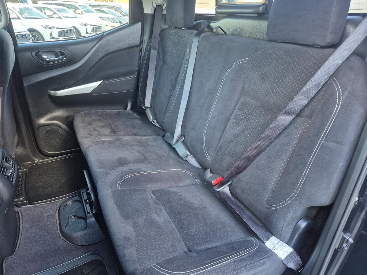 2016 Nissan Navara ST D23 4X4 Dual Range image 9