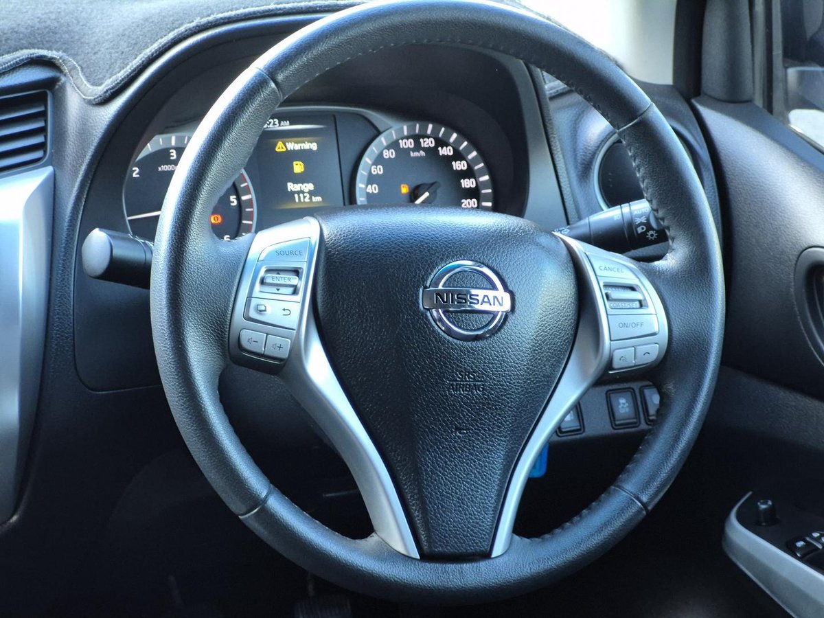 2016 Nissan Navara ST D23 4X4 Dual Range image 10